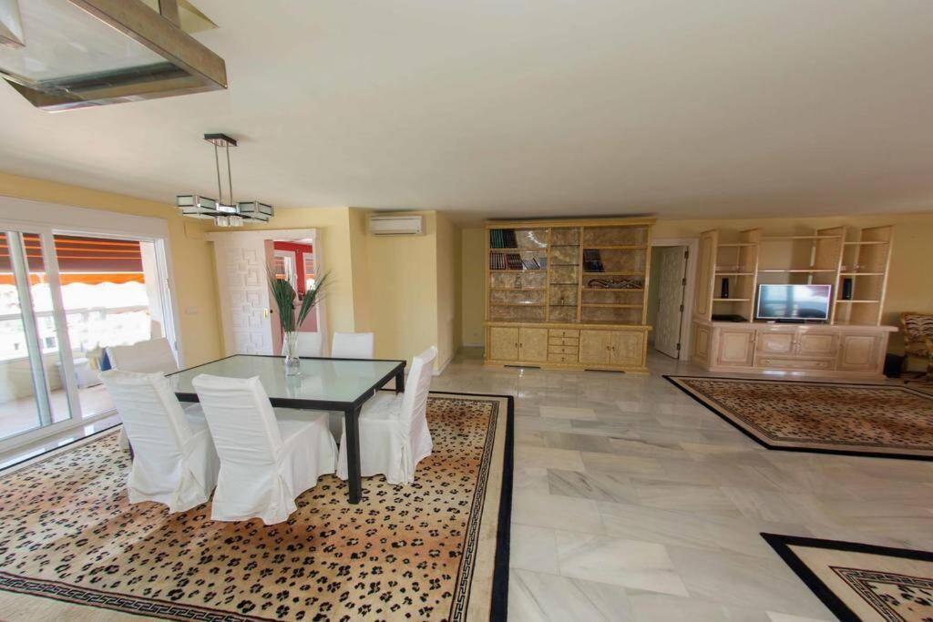 Penthouse With Private Pool, Hot Tub Jacuzzi With Sea Views And Chill-Out Zone, Close To The Sea Marbella Buitenkant foto